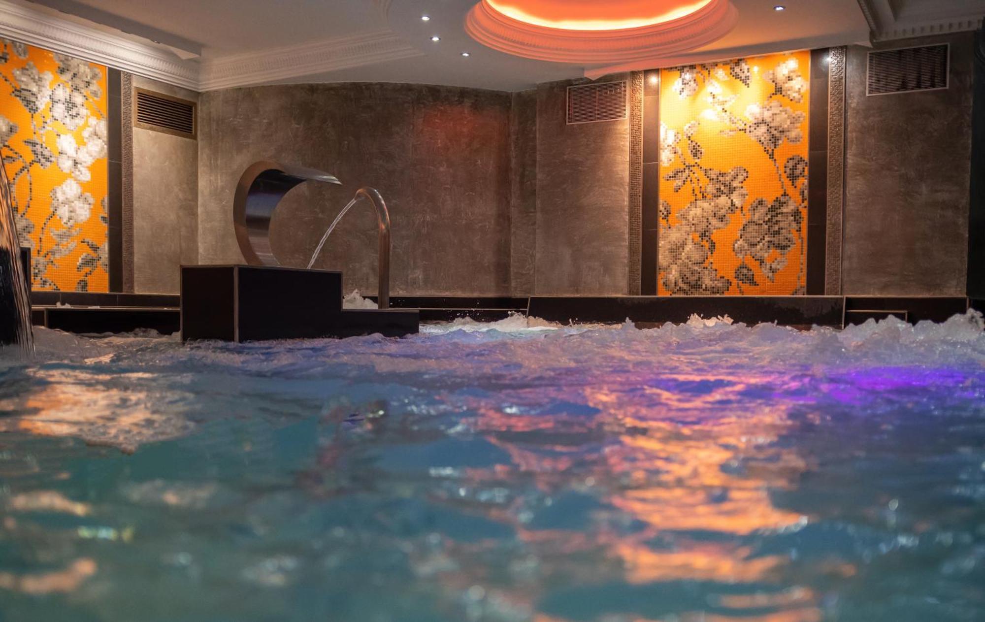 Hotel Princesa Parc Excellence Arinsal Kültér fotó The spa at The Dorchester