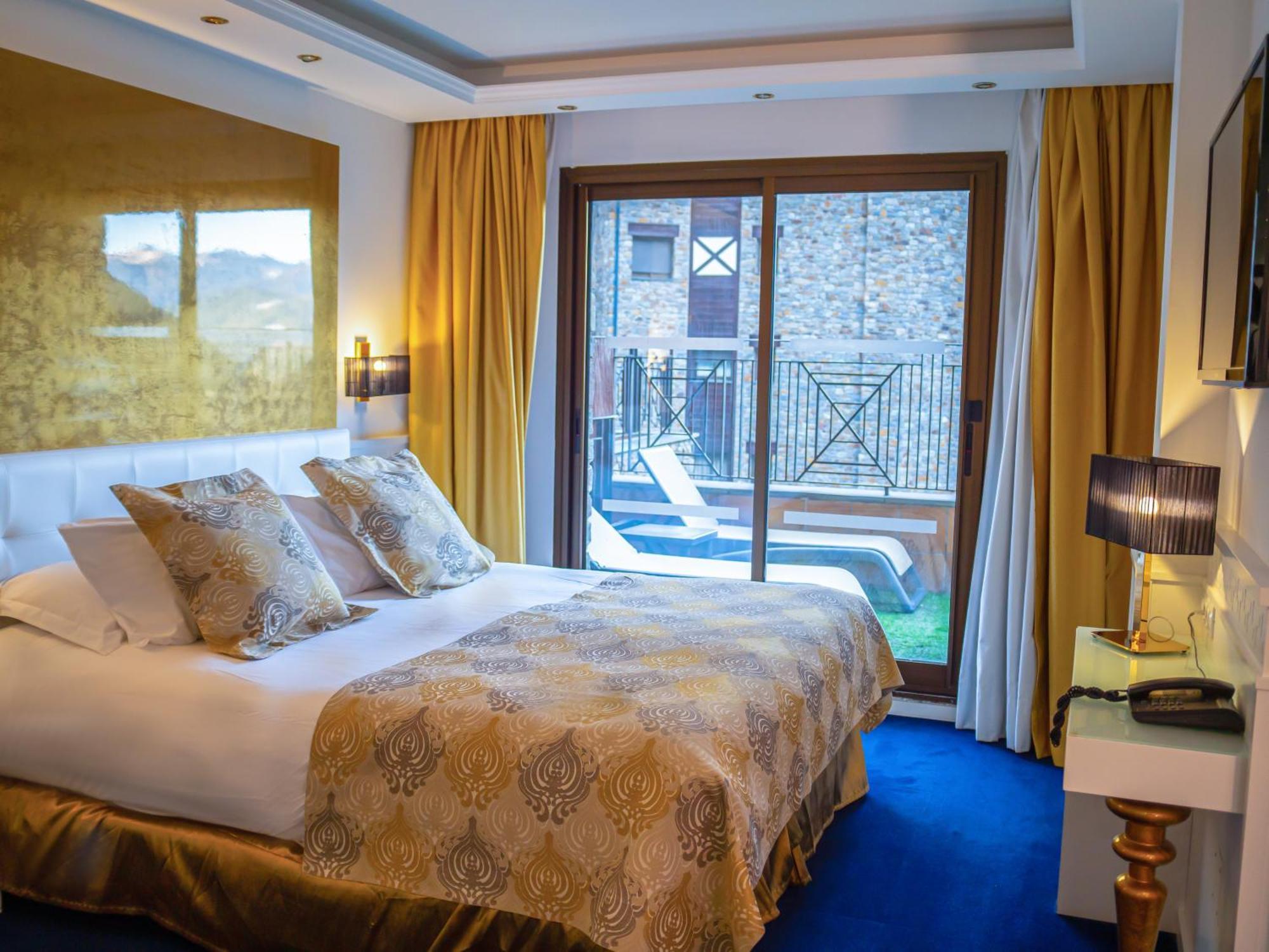 Hotel Princesa Parc Excellence Arinsal Kültér fotó A room at the hotel